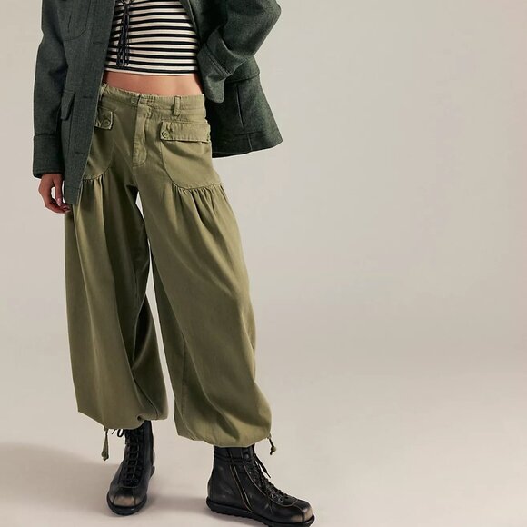 We The Free Lotus Balloon Jeans - Picture 1 of 4